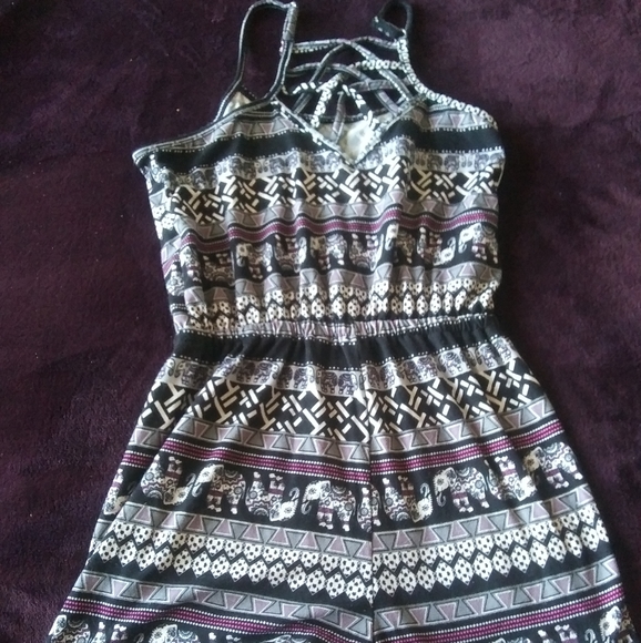 Girls Romper SIZE M - Picture 3 of 11